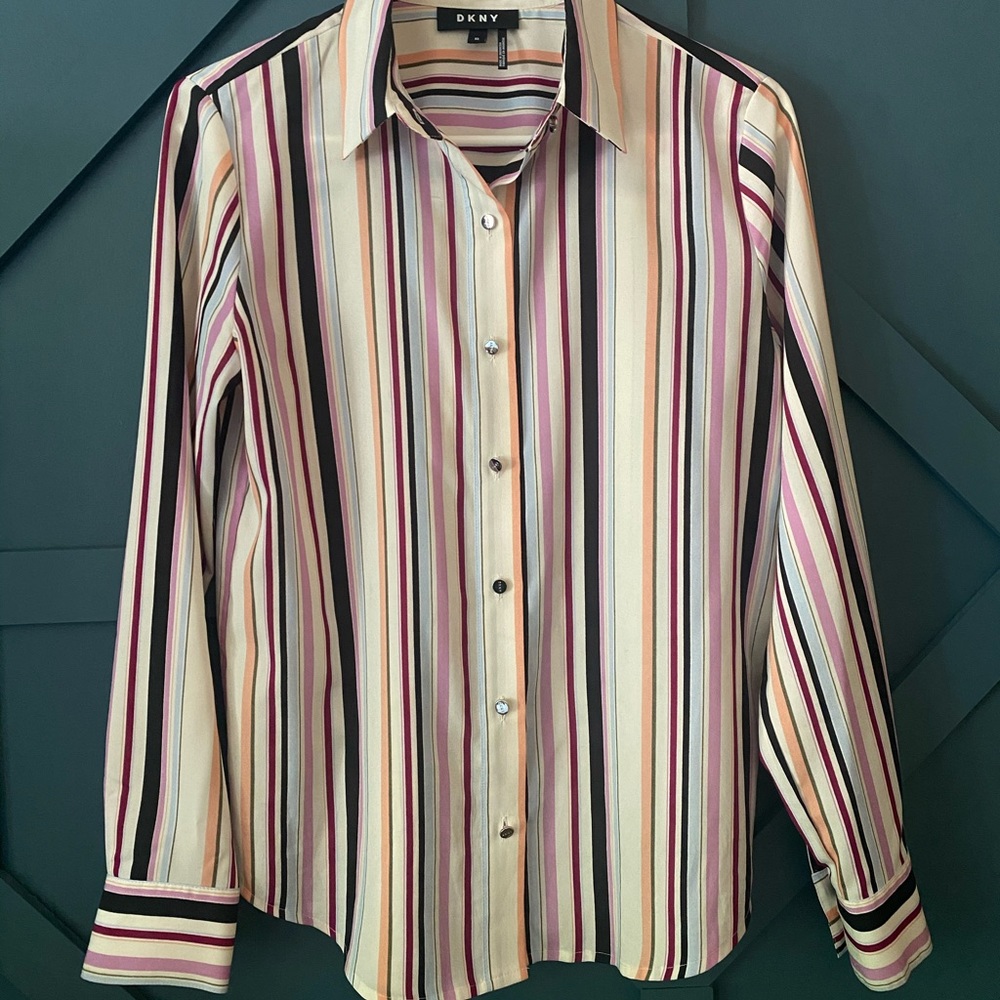 DKNY button up top